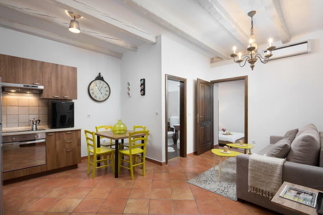 Apartments Bonaparte โปเรช ภายนอก รูปภาพ