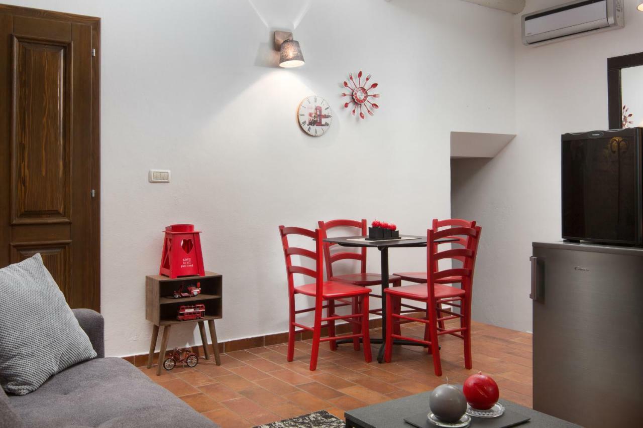 Apartments Bonaparte โปเรช ภายนอก รูปภาพ